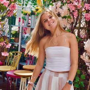 Meet your Posher, Courtney